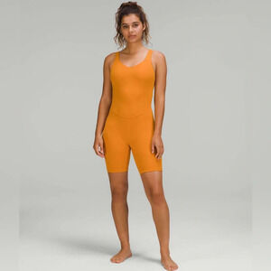 Lululemon Align Onesie 8" in Autumn Orange size: 6